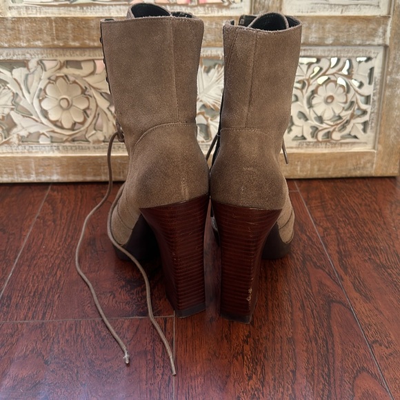 Kenneth Cole tan  7.5 tie up booties. - Picture 3 of 6